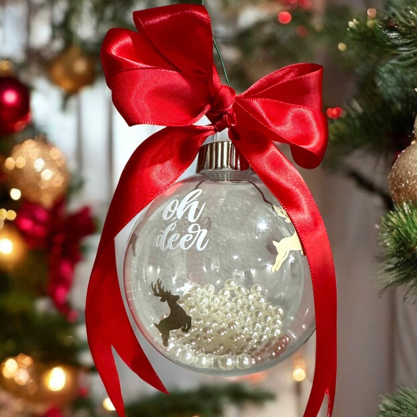 Round Ornament with Pearls – Elegant Festive Décor