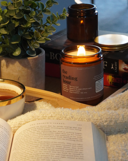 The Reading Hour –  Coconut Apricot Wax Candle
